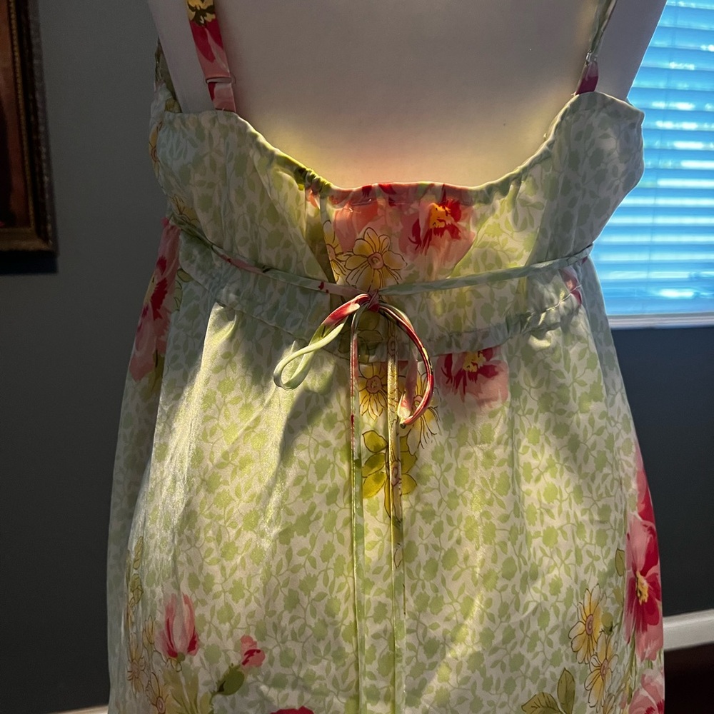Oscar De La Renta SilkyFloral Print Chemise with Pink Accents. In EUC. Size L - Picture 4 of 9